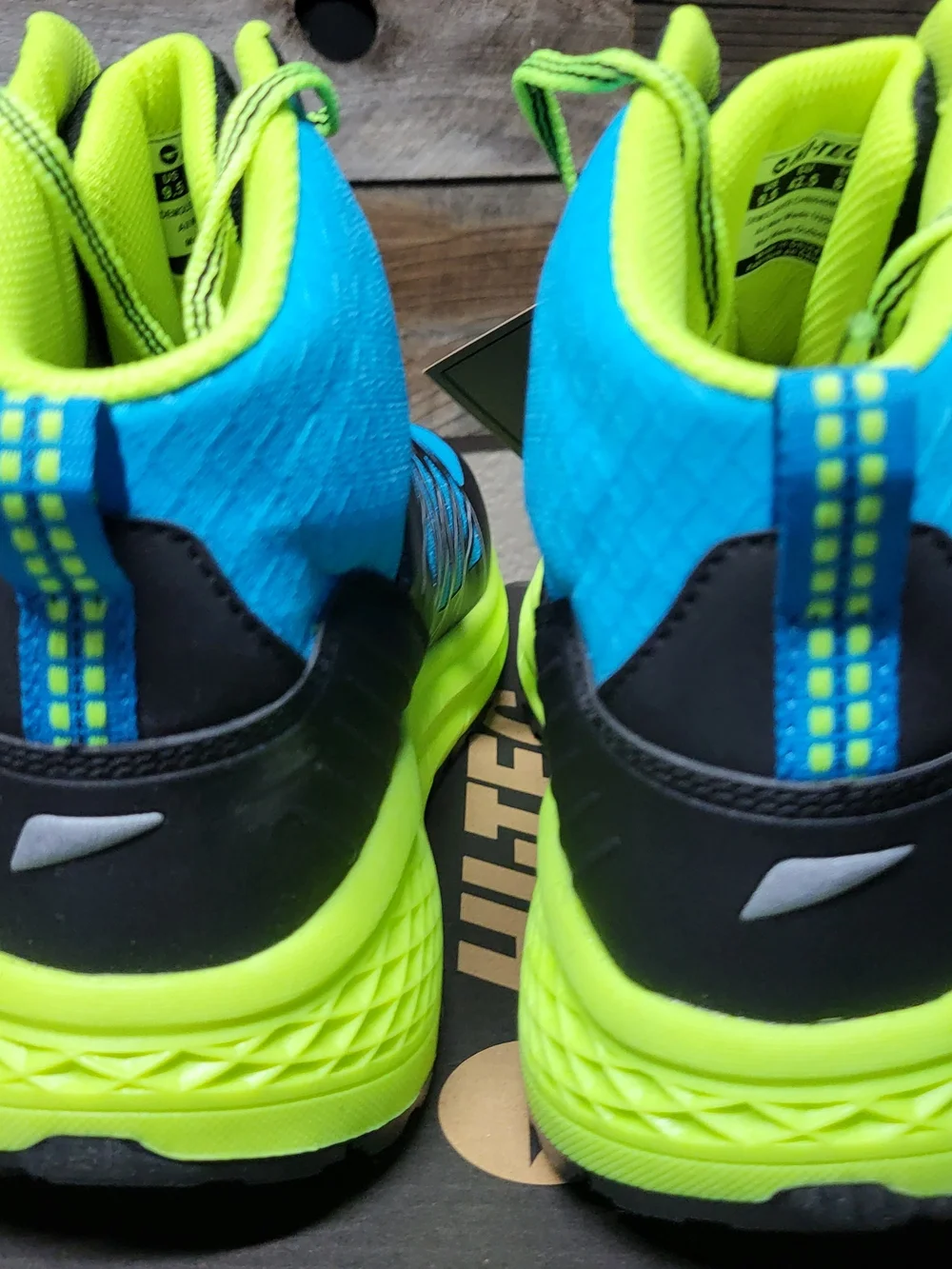 *NEW* Hi-Tec Demolisher Mid Men's Hiking Boots Black/Atomic Blue/Yellow Size 9.5